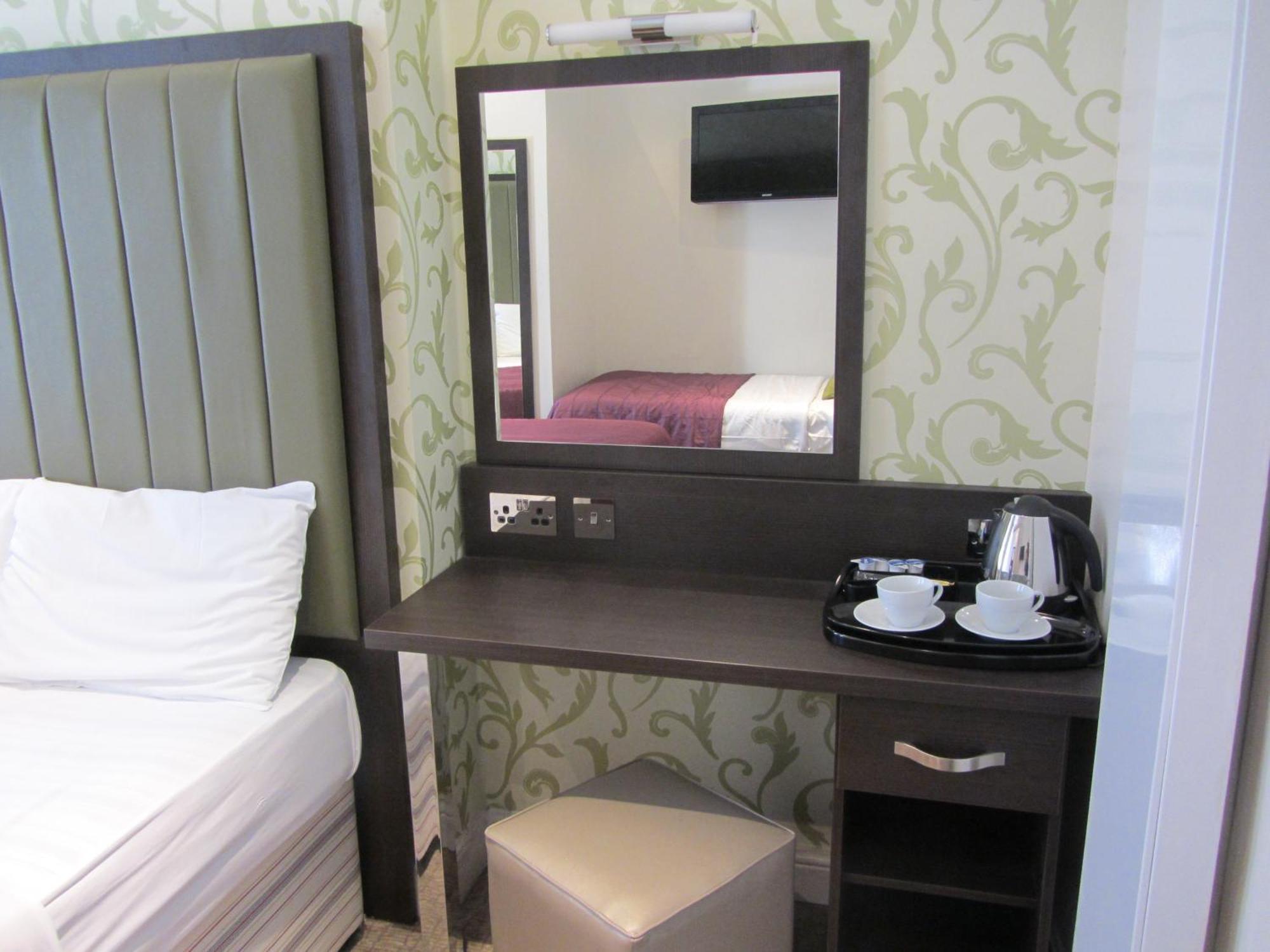 Goodwood Hotel London Bagian luar foto